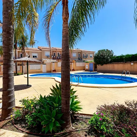 Holiday home Bonito Adosado En Rotas